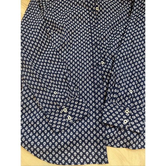 Talbots Blouse Womens Size L Cotton Blue White Flowers Pockets - Picture 2 of 7